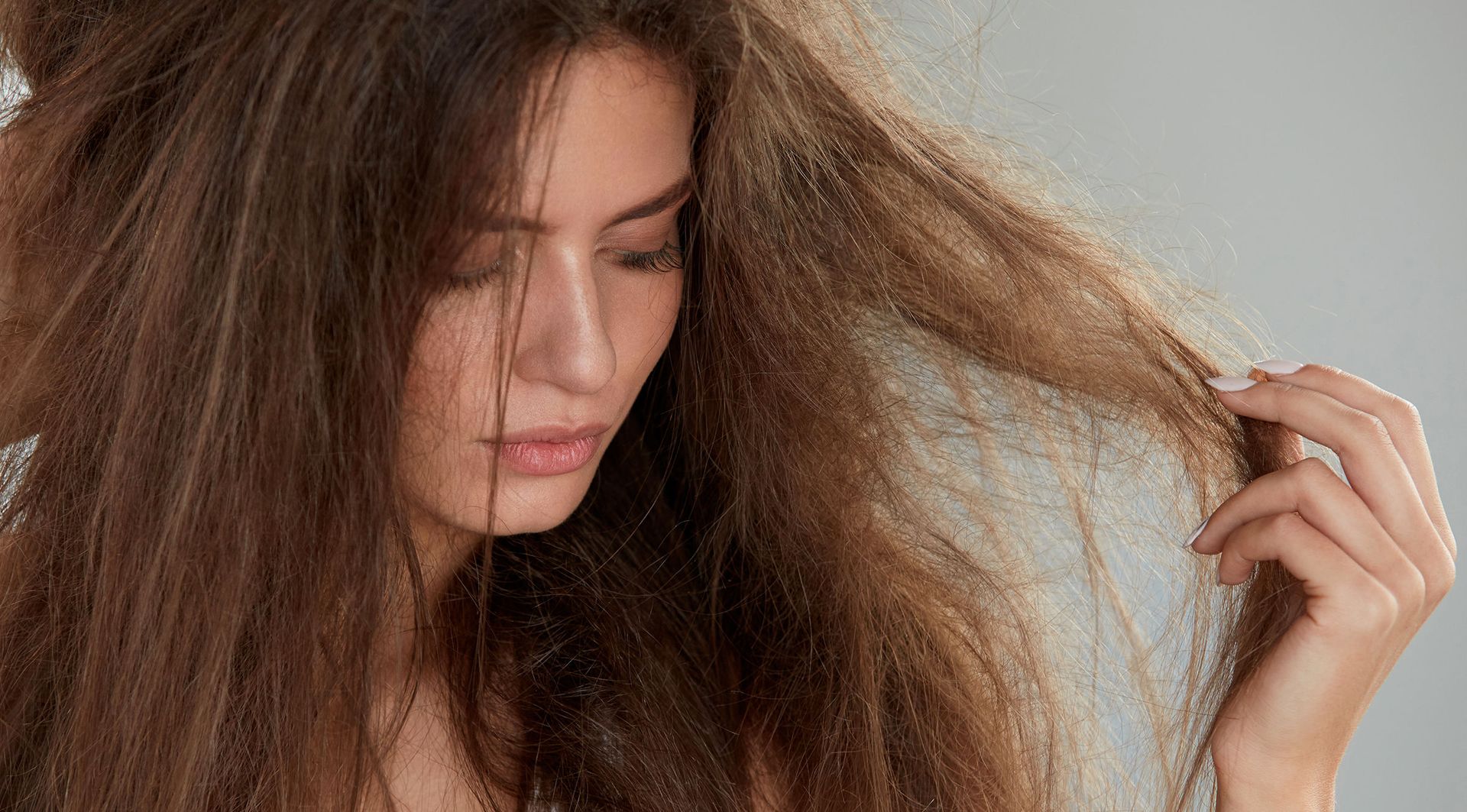 5 راه برای مرطوب کردن موهای خشک به گفته آرایشگران